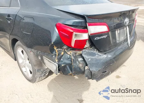 2012 Toyota Camry Se z USA, uszkodzony, nr VIN 4T1BF1FK4CU174104